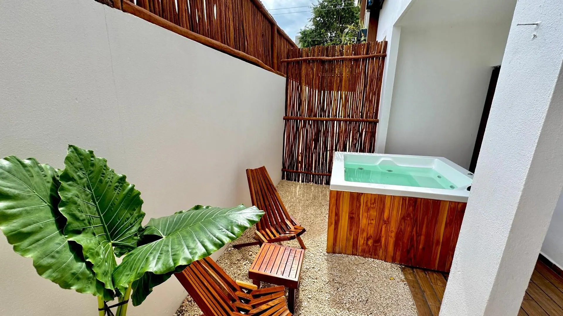 Chic 2Br Condo, Private Jacuzzi And 2 Free Bikes Tulum 0*,