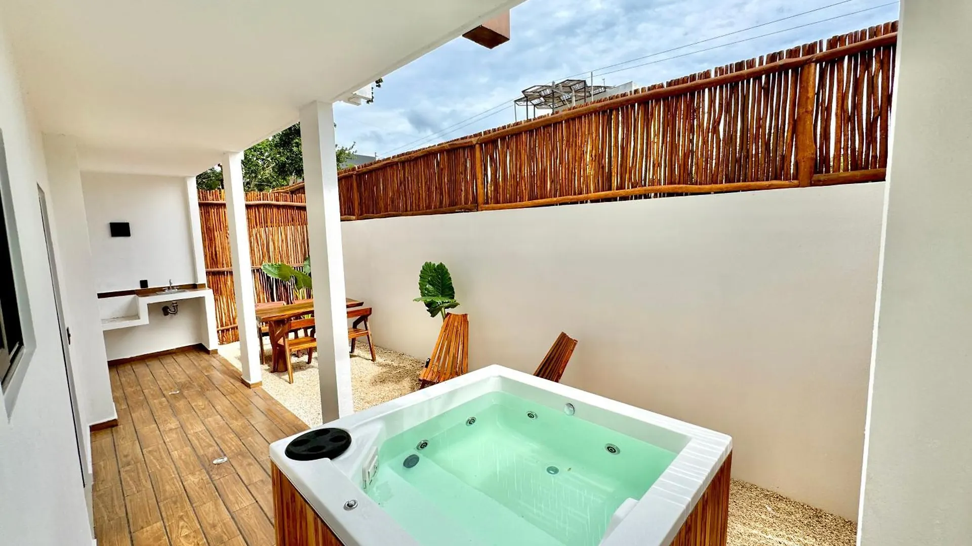 Chic 2Br Condo, Private Jacuzzi And 2 Free Bikes Tulum Apartmán